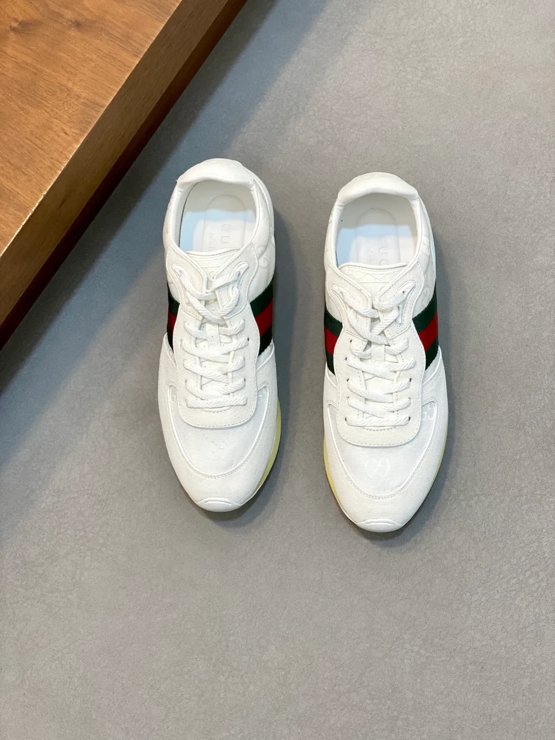 Men's shoes 💰660 [Gucci] Gucci - high-end quality original order 👩🏻‍❤️‍👨🏻 couple wear 🔍🔍🔍 casual sports shoes - upper: 🔝 suede calfskin, shoe body brand totem cloth. brand webbing, tongue. heel. air pressure brand logo - lining: water-dyed sheepskin -Outsole: ultra-light TPU foam·TR rubber; two-color molded outsole -Ultra-high quality control·fine workmanship: highlighted (high-end·exquisite·class) -Size: same style for men and women 36-44 (female 35, 40, male 45, 46 can be customized)·